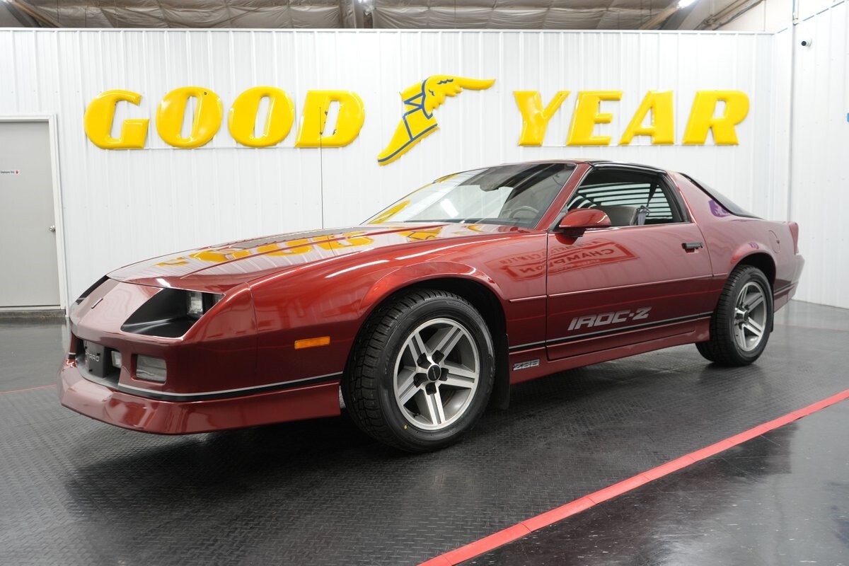 Chevrolet-Camaro-1987-Coupe-3