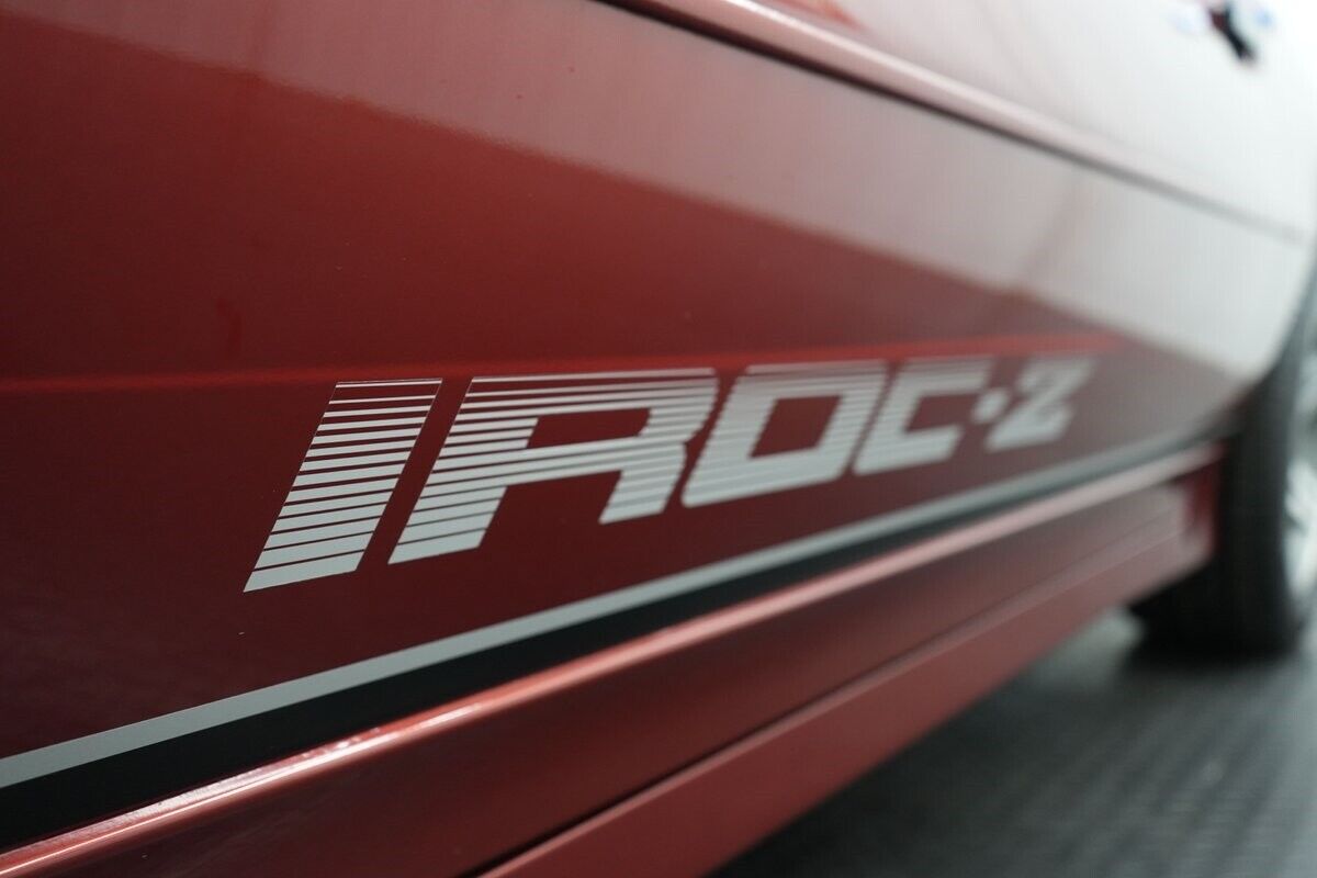 Chevrolet-Camaro-1987-Coupe-33