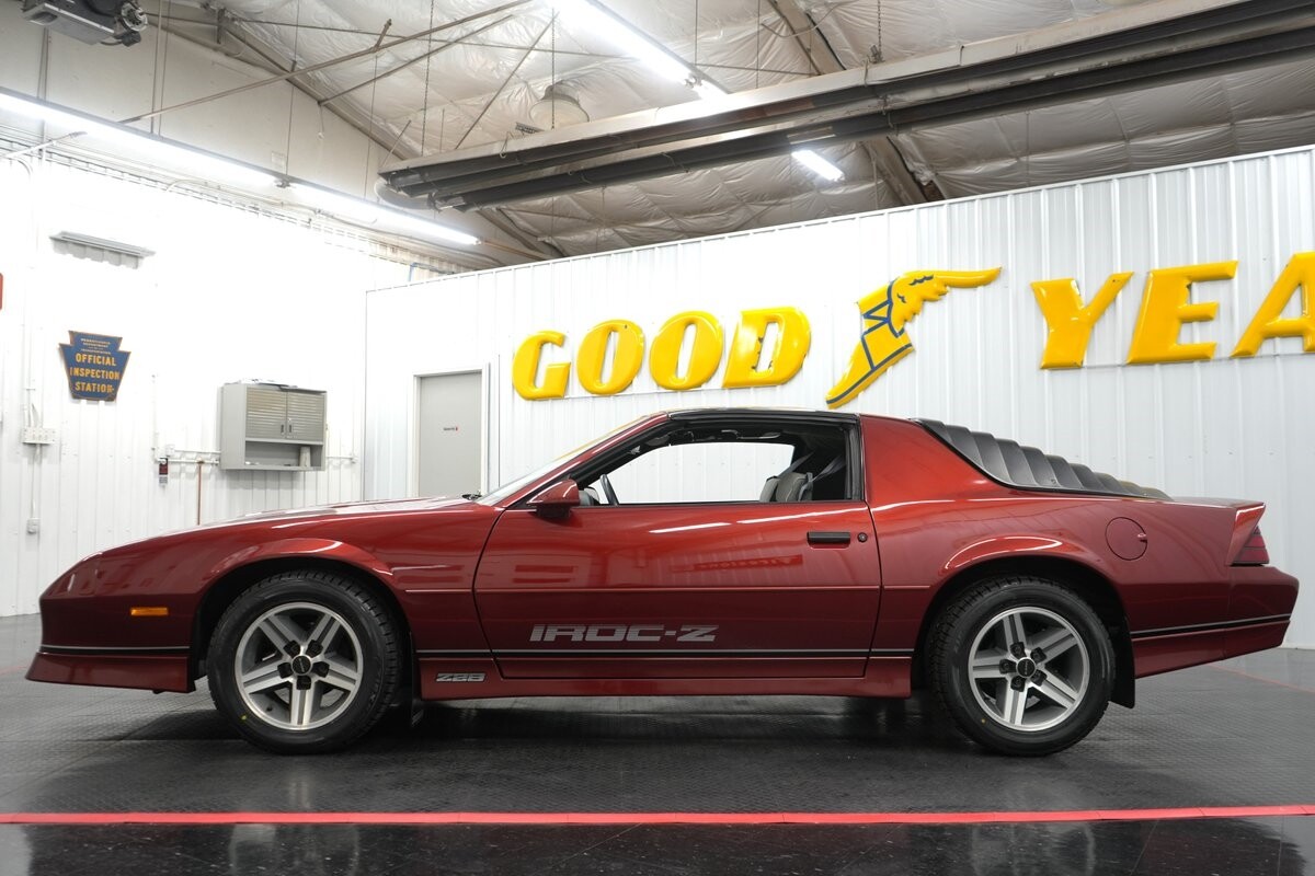 Chevrolet-Camaro-1987-Coupe-5