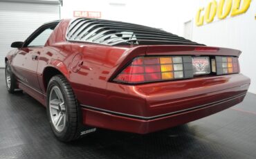 Chevrolet-Camaro-1987-Coupe-7