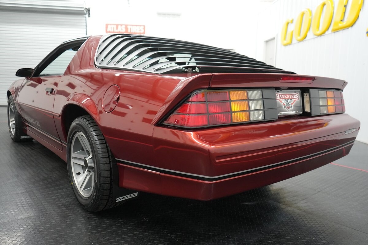 Chevrolet-Camaro-1987-Coupe-7
