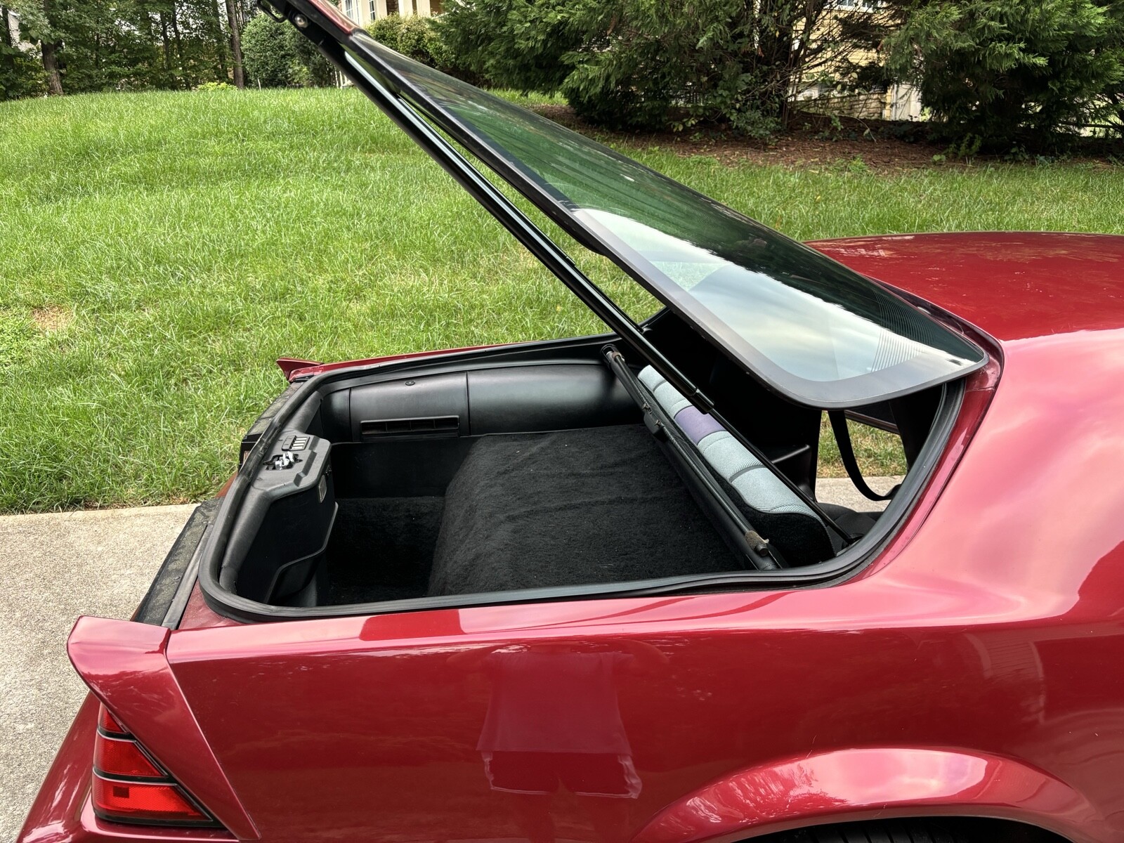 Chevrolet-Camaro-1988-12