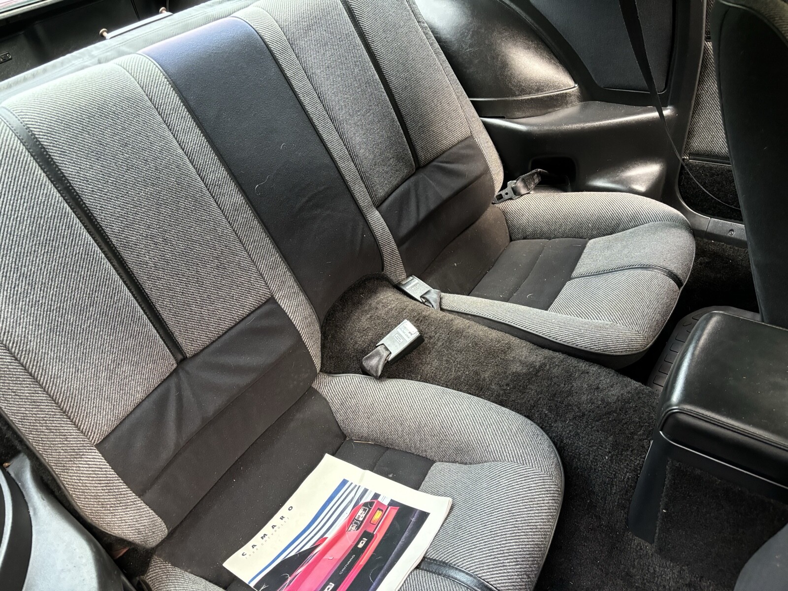 Chevrolet-Camaro-1988-22