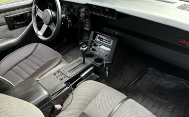 Chevrolet-Camaro-1988-24