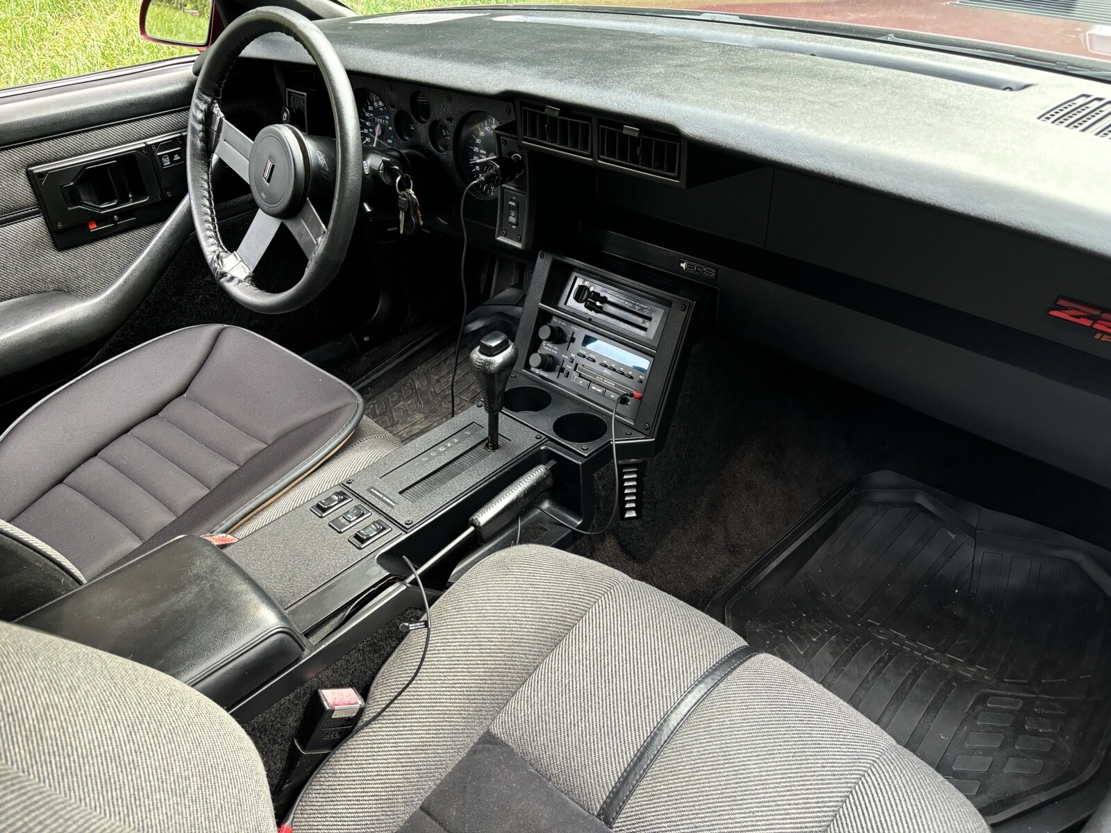 Chevrolet-Camaro-1988-24