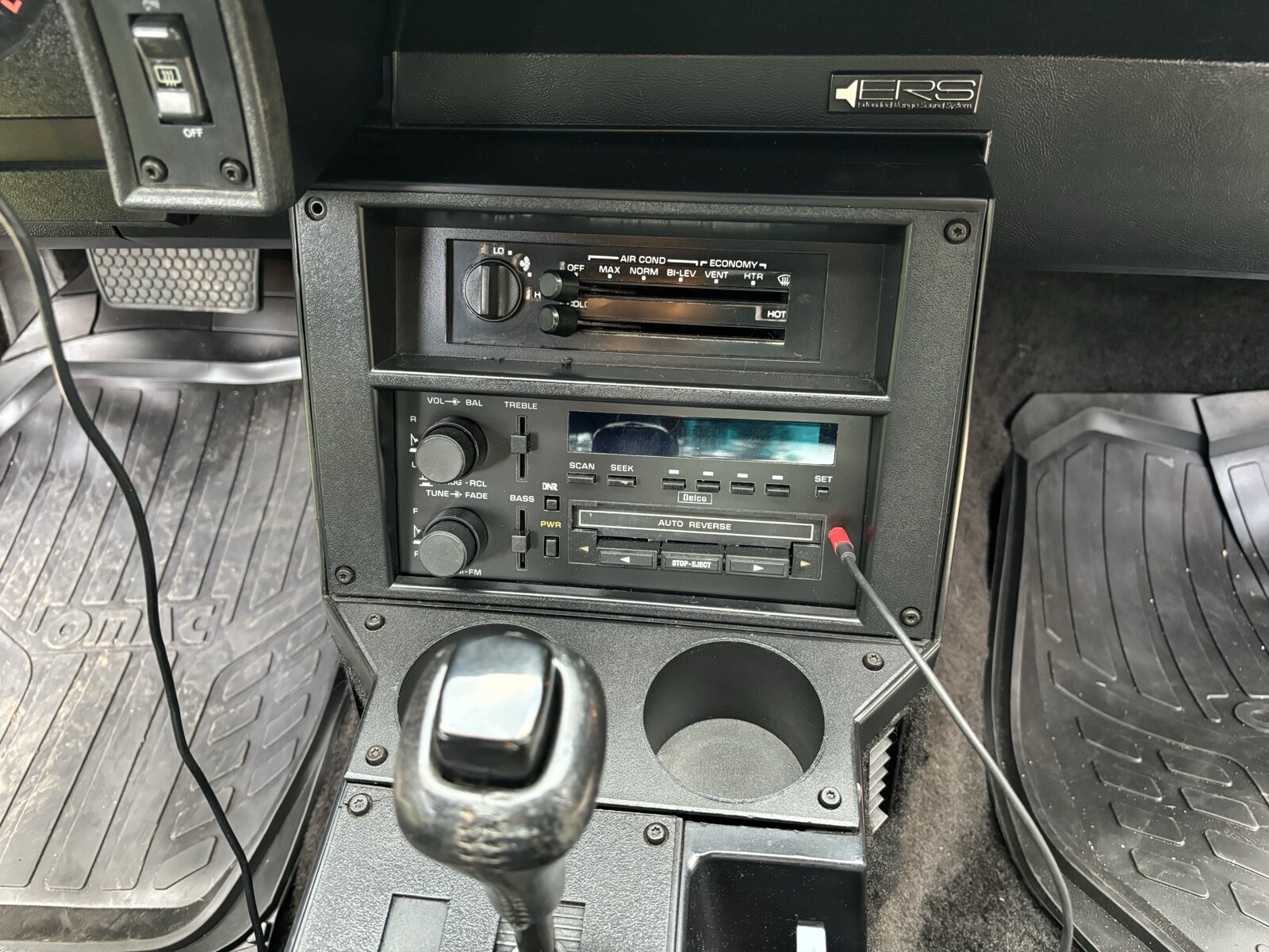 Chevrolet-Camaro-1988-31