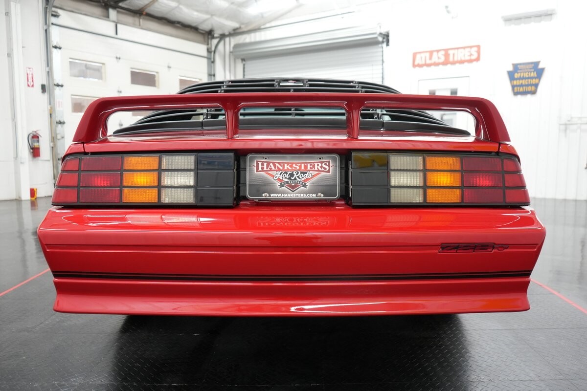 Chevrolet-Camaro-1991-12