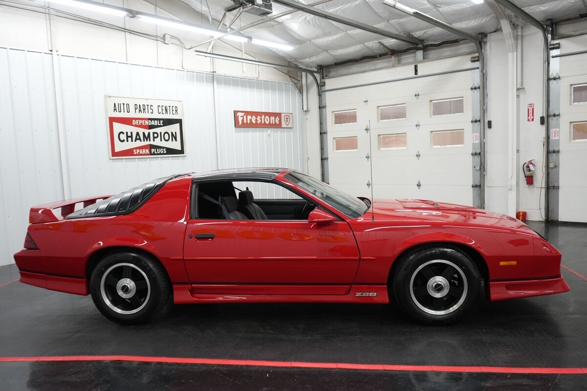 Chevrolet-Camaro-1991-17