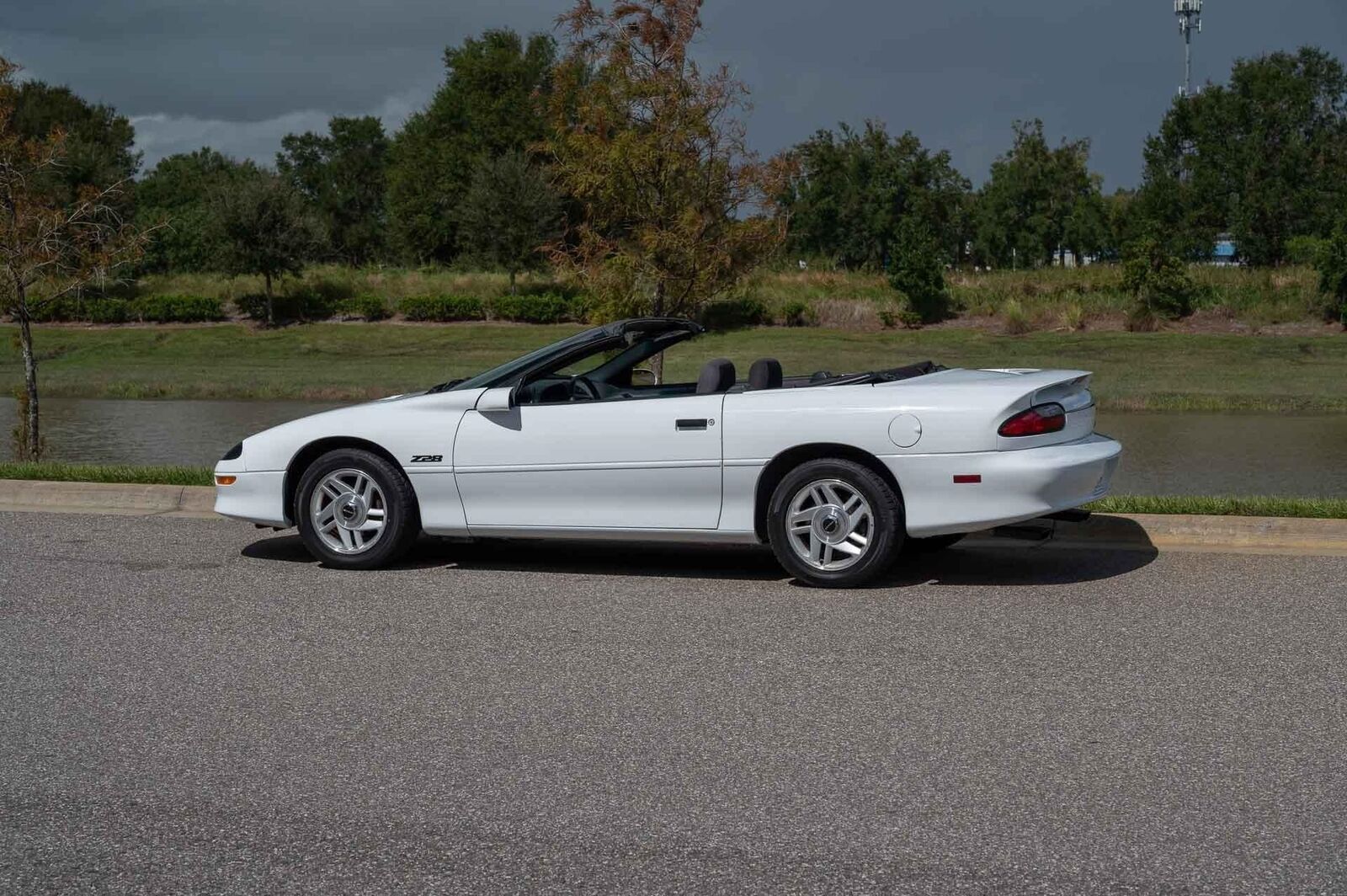 Chevrolet-Camaro-1995-2-Door-17