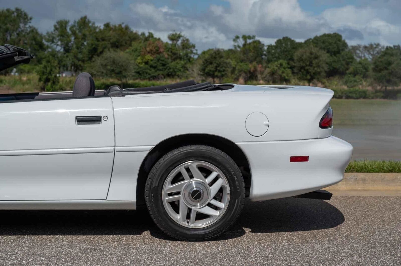 Chevrolet-Camaro-1995-2-Door-21