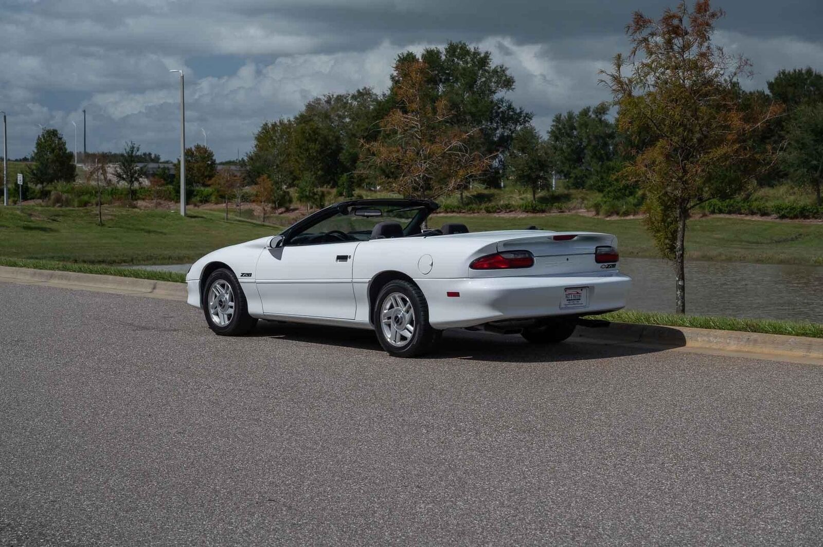 Chevrolet-Camaro-1995-2-Door-3