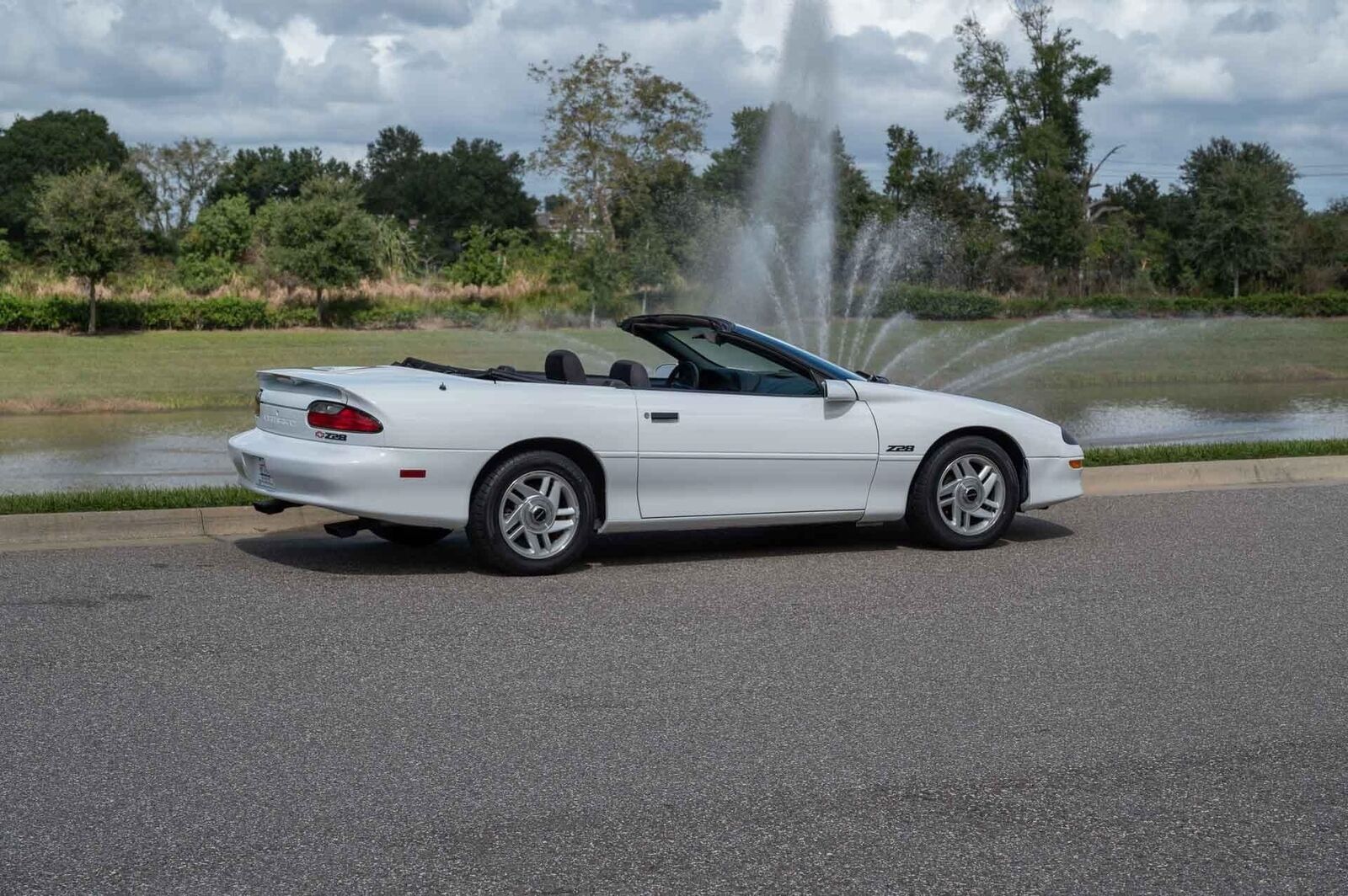 Chevrolet-Camaro-1995-2-Door-37