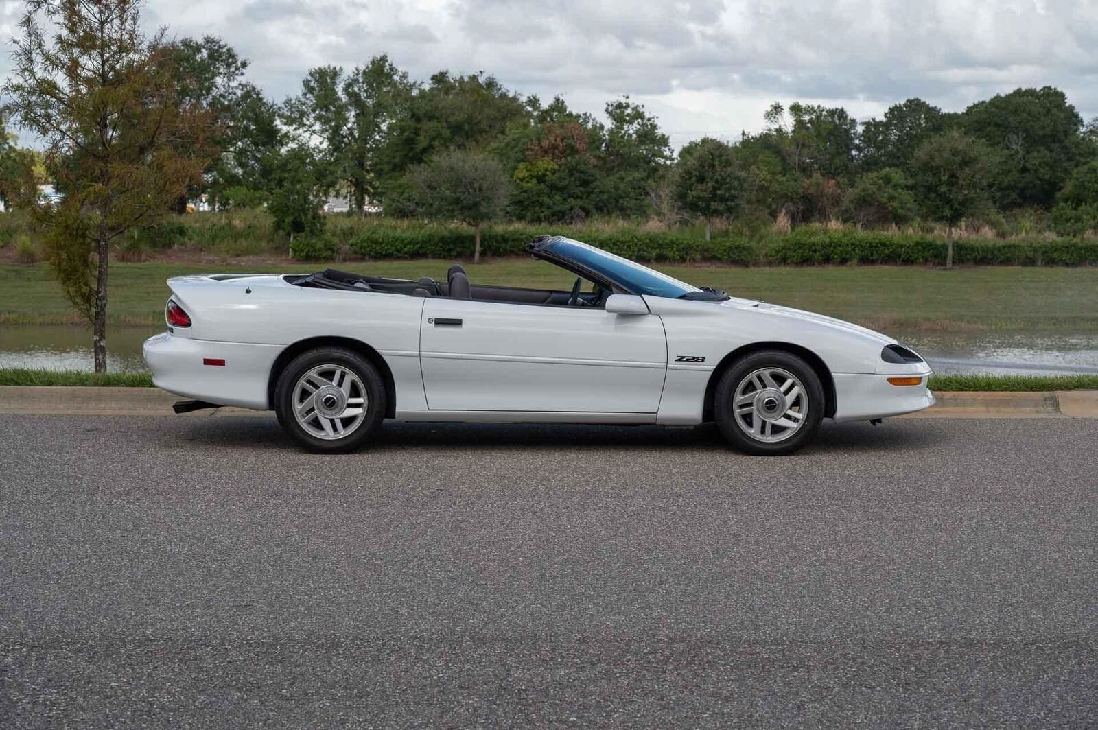 Chevrolet-Camaro-1995-2-Door-6