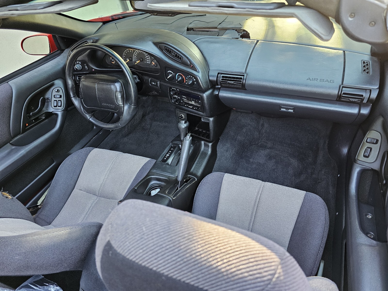 Chevrolet-Camaro-1995-Convertible-37