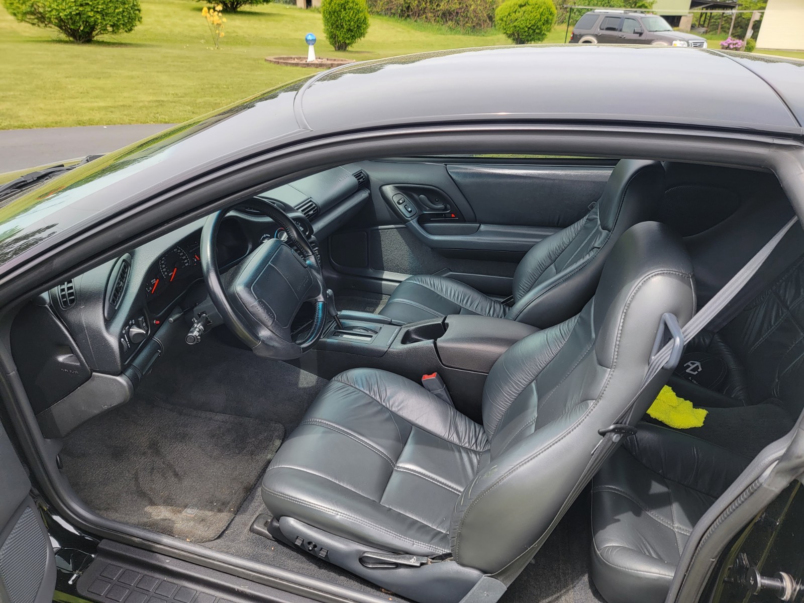 Chevrolet-Camaro-1995-Coupe-4