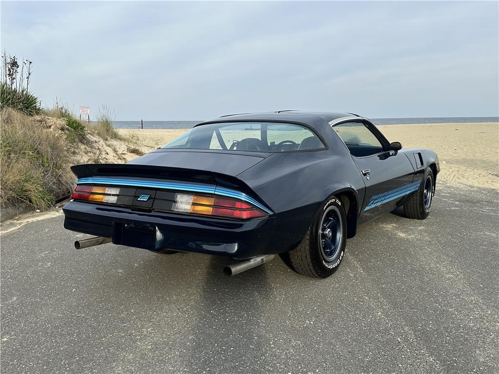 Chevrolet-Camaro-Z28-4-speed-1980-Coupe-14