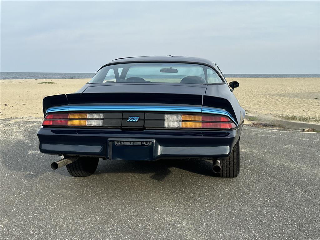 Chevrolet-Camaro-Z28-4-speed-1980-Coupe-17