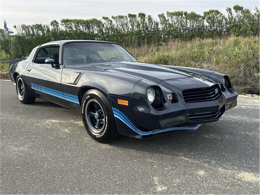 Chevrolet-Camaro-Z28-4-speed-1980-Coupe-2