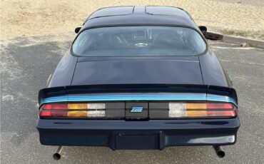Chevrolet-Camaro-Z28-4-speed-1980-Coupe-22