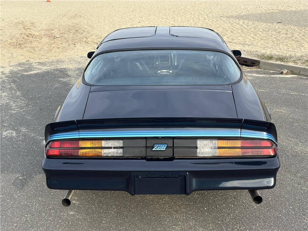 Chevrolet-Camaro-Z28-4-speed-1980-Coupe-22
