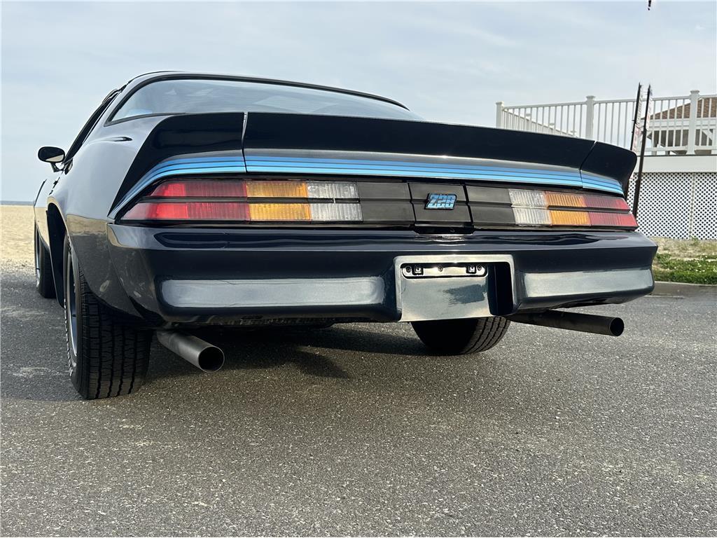 Chevrolet-Camaro-Z28-4-speed-1980-Coupe-24