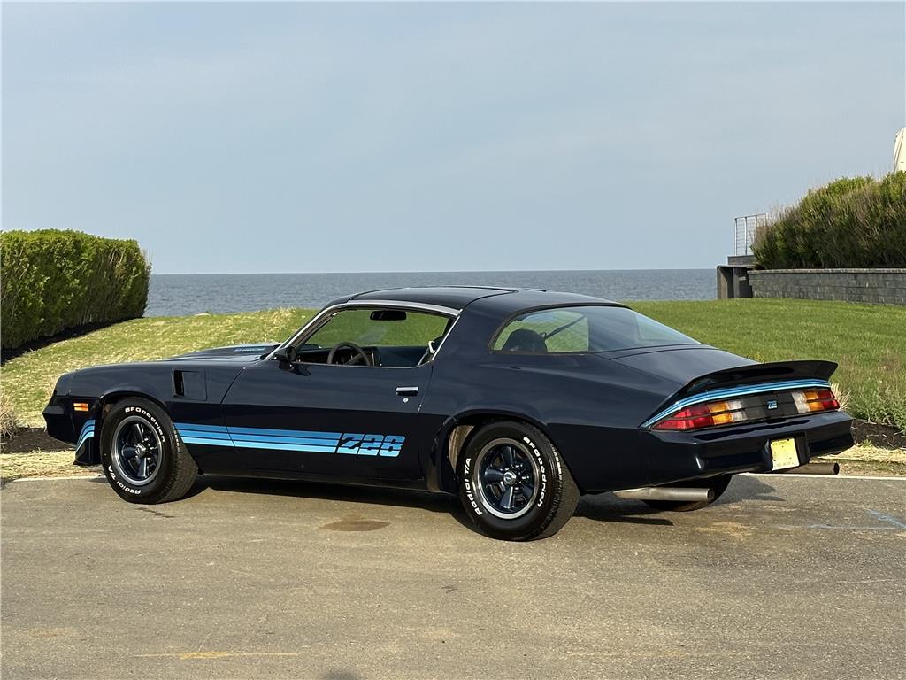 Chevrolet-Camaro-Z28-4-speed-1980-Coupe-3