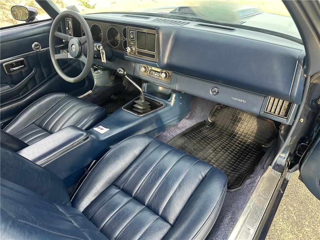 Chevrolet-Camaro-Z28-4-speed-1980-Coupe-6