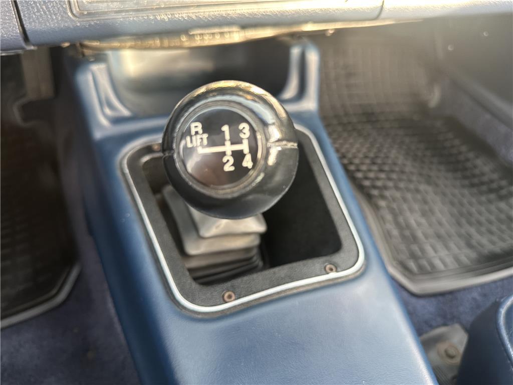 Chevrolet-Camaro-Z28-4-speed-1980-Coupe-8