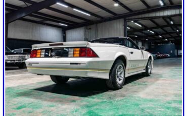 Chevrolet-Camaro-iroc-convertibl-1988-white-1