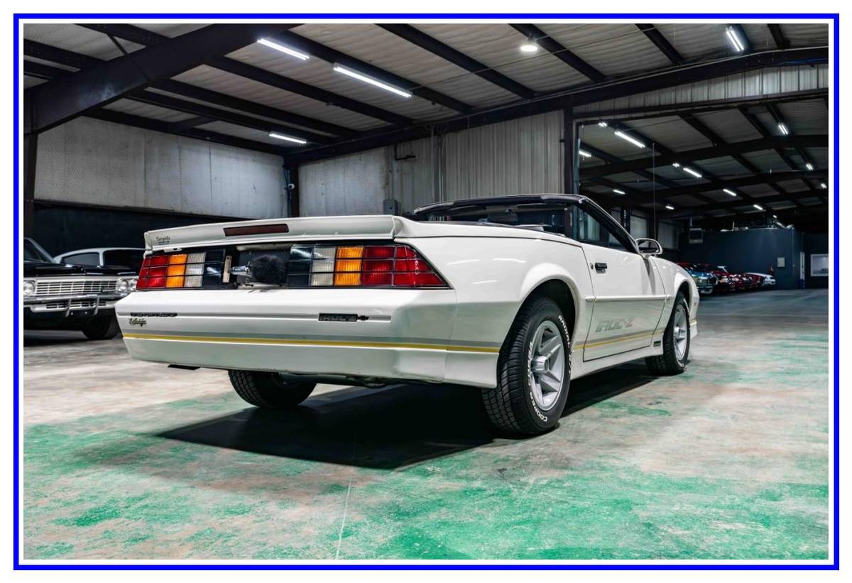 Chevrolet-Camaro-iroc-convertibl-1988-white-1