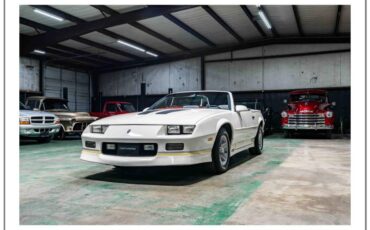 Chevrolet-Camaro-iroc-convertibl-1988-white