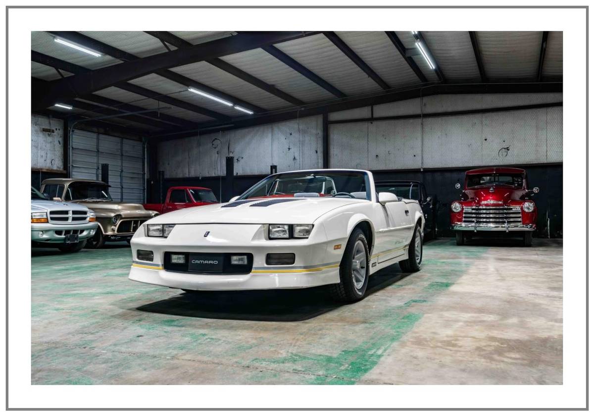 Chevrolet-Camaro-iroc-convertibl-1988-white