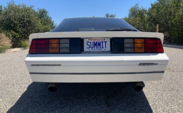 Chevrolet-Camaro-iroc-z28-1985-11