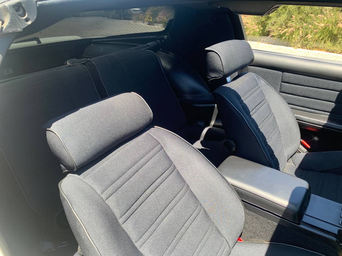 Chevrolet-Camaro-iroc-z28-1985-16