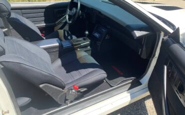 Chevrolet-Camaro-iroc-z28-1985-17