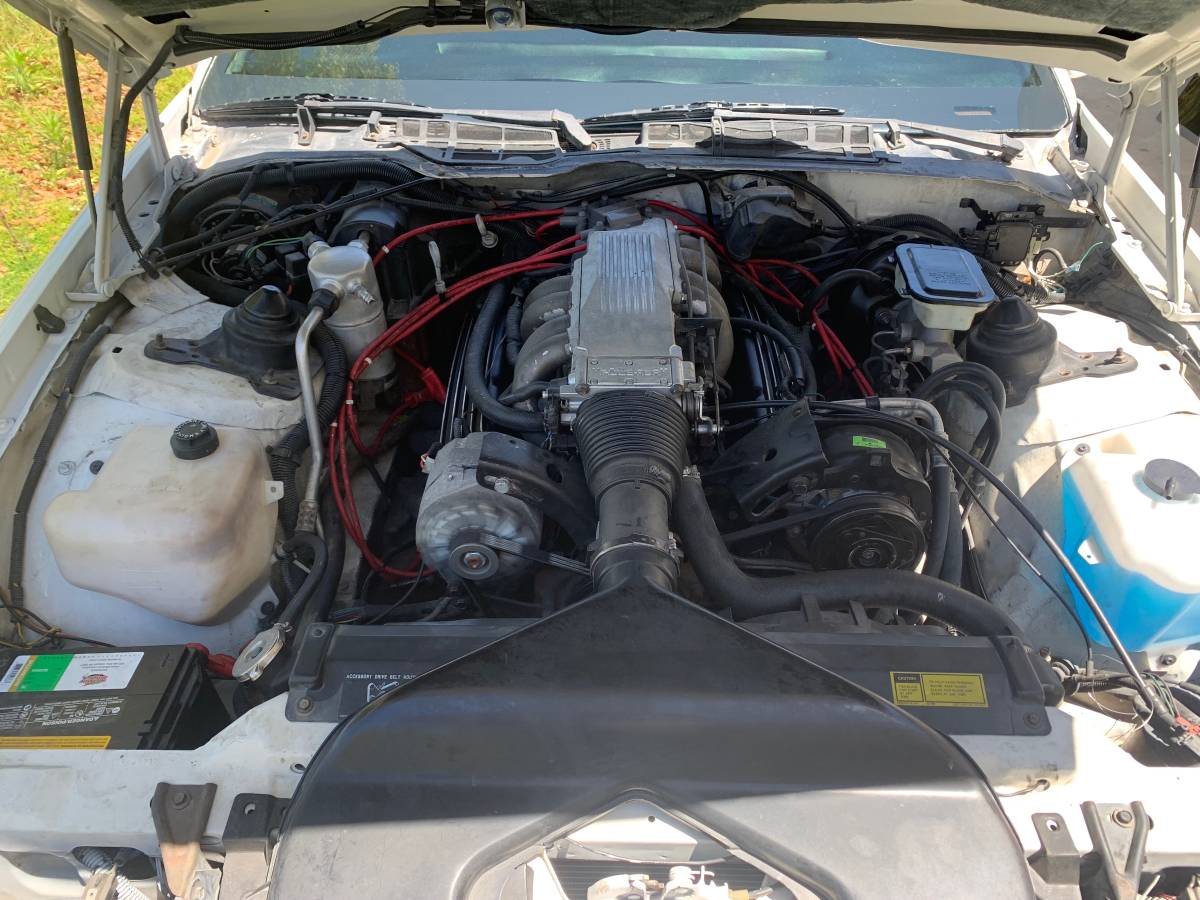 Chevrolet-Camaro-iroc-z28-1985-20