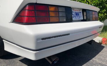 Chevrolet-Camaro-iroc-z28-1985-3