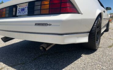 Chevrolet-Camaro-iroc-z28-1985-6