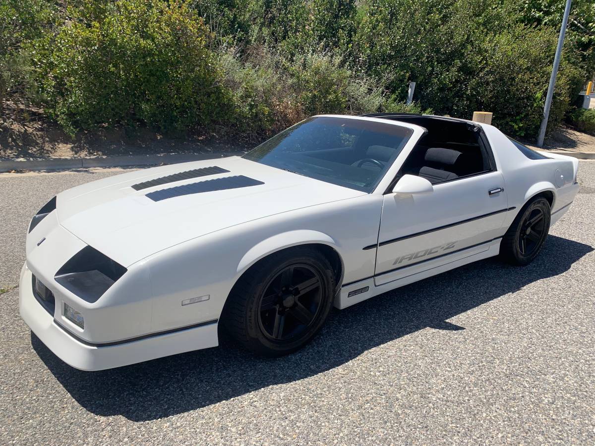 Chevrolet-Camaro-iroc-z28-1985-7
