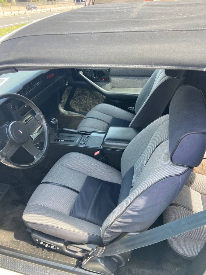 Chevrolet-Camaro-iroc-z28-1988-3