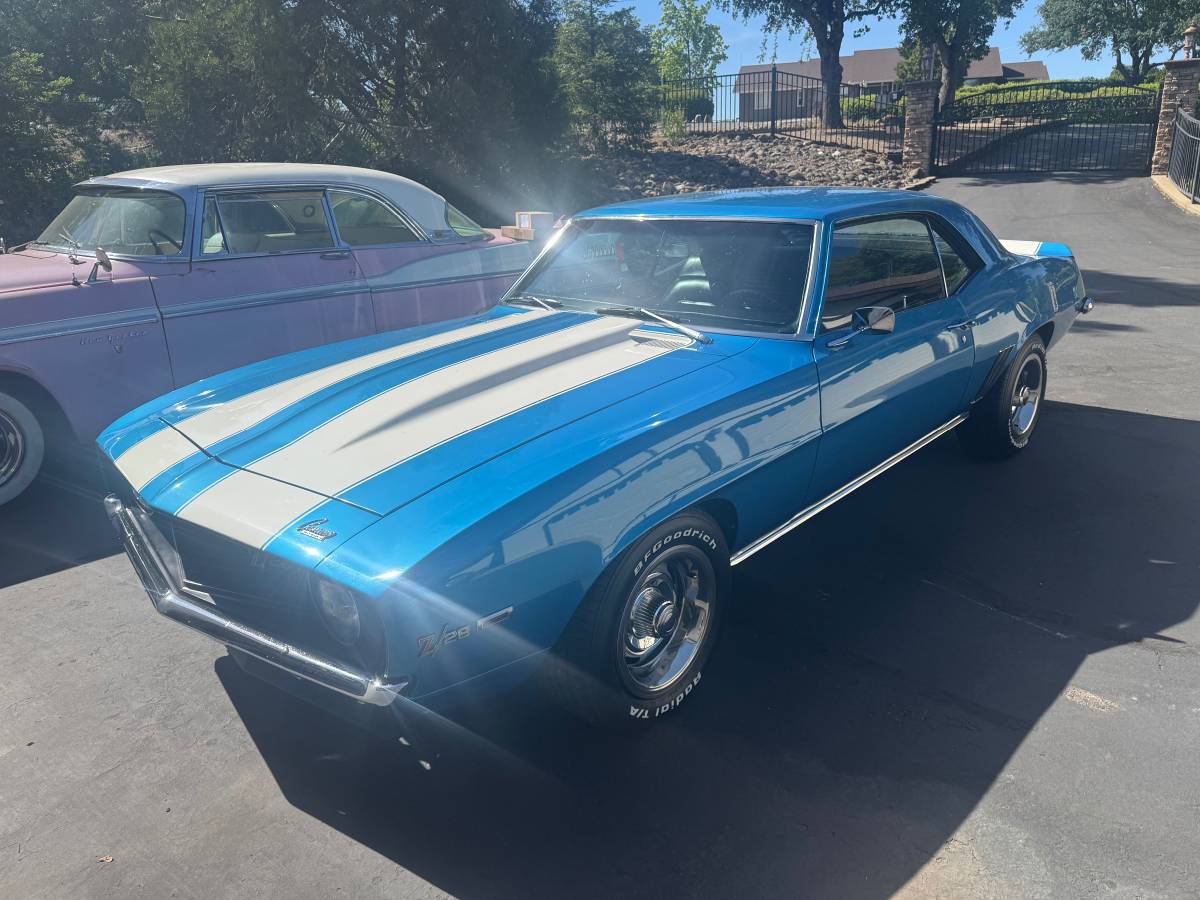Chevrolet-Camaro-z28-1969-blue