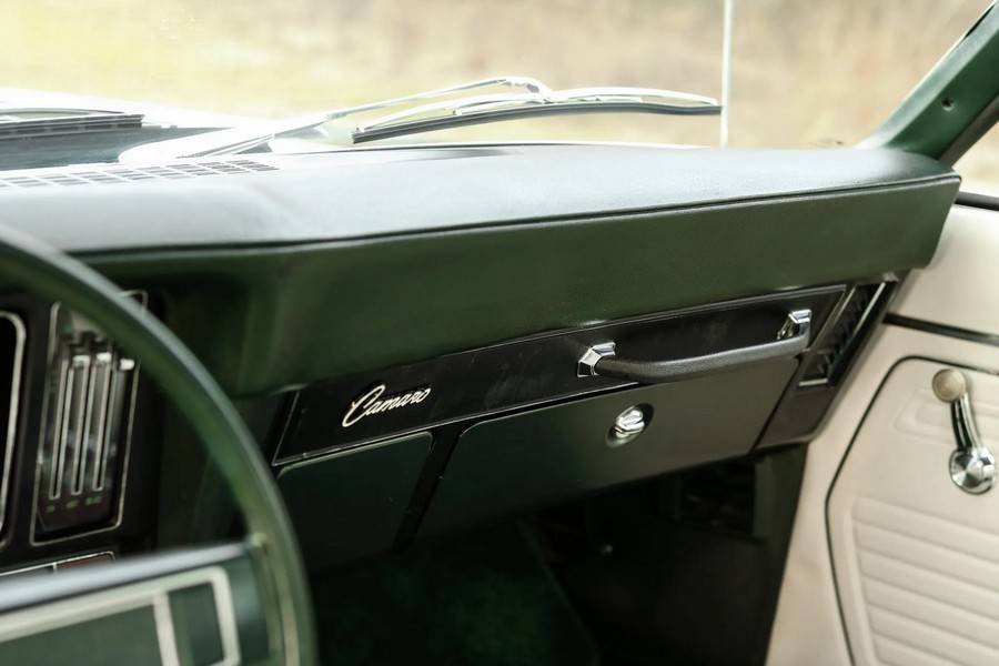 Chevrolet-Camaro-z28-1969-green-15