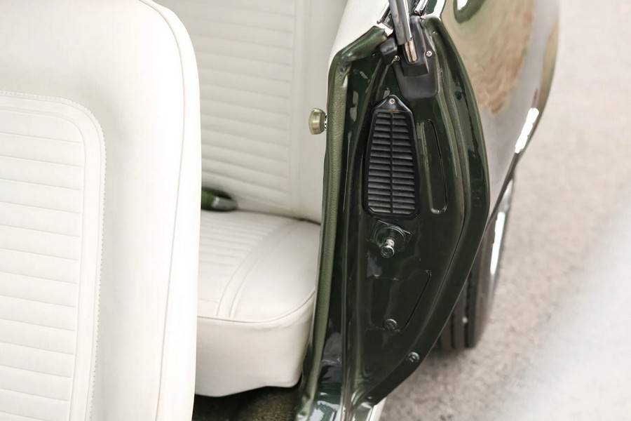 Chevrolet-Camaro-z28-1969-green-19
