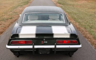 Chevrolet-Camaro-z28-1969-green-23