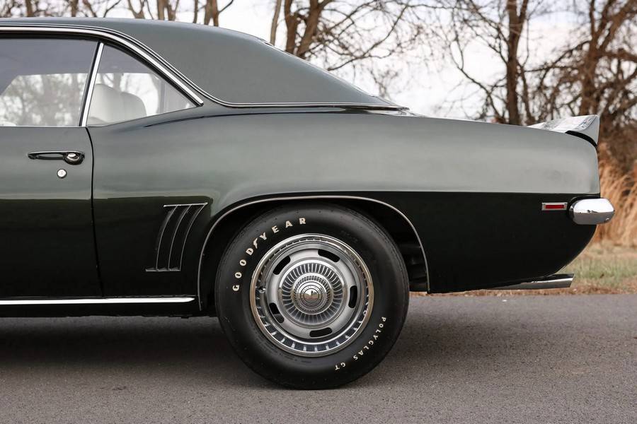 Chevrolet-Camaro-z28-1969-green-3