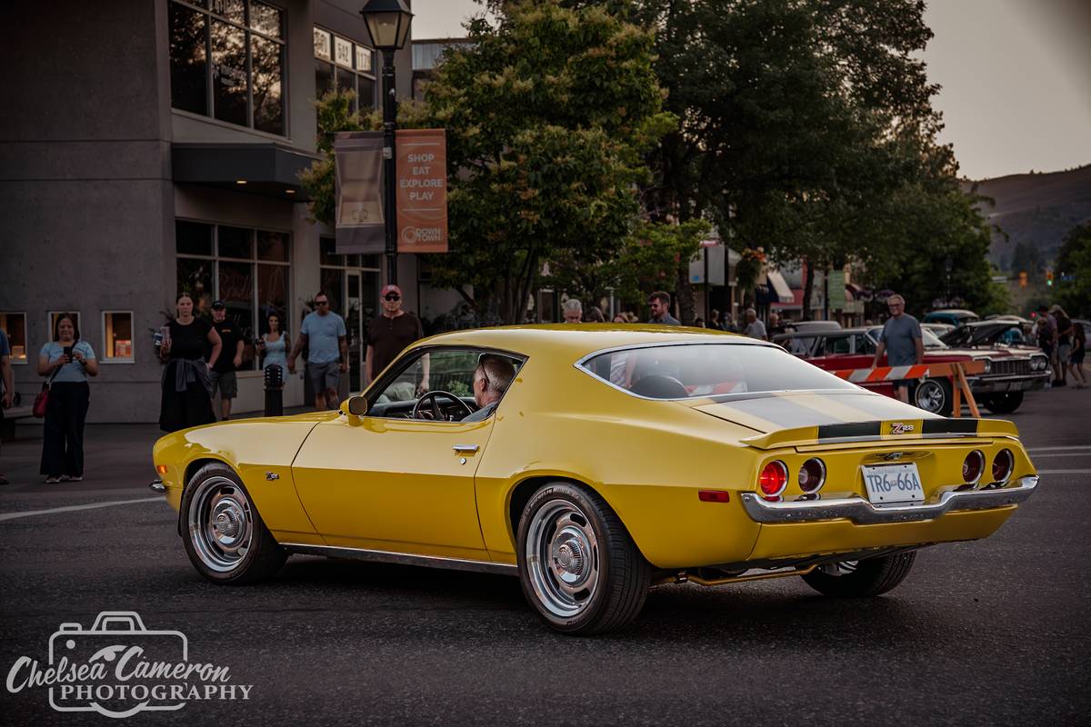 Chevrolet-Camaro-z28-1971-yellow-4