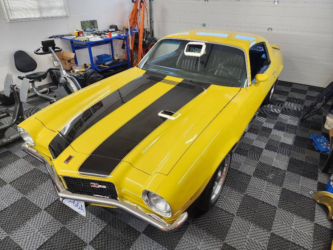 Chevrolet-Camaro-z28-1971-yellow-6