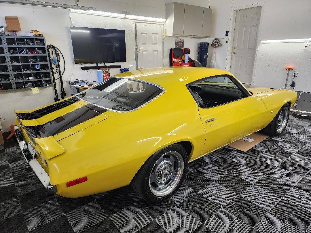 Chevrolet-Camaro-z28-1971-yellow-7