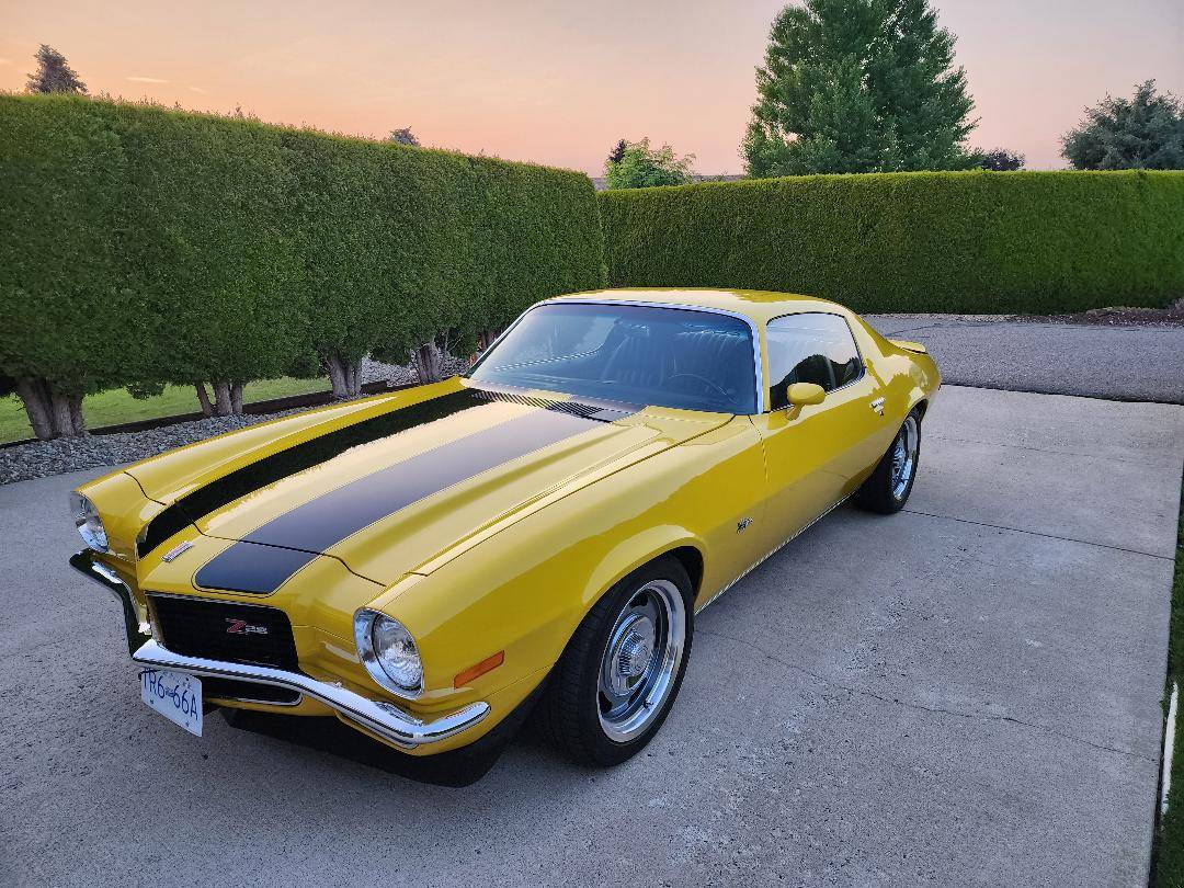 Chevrolet-Camaro-z28-1971-yellow-9