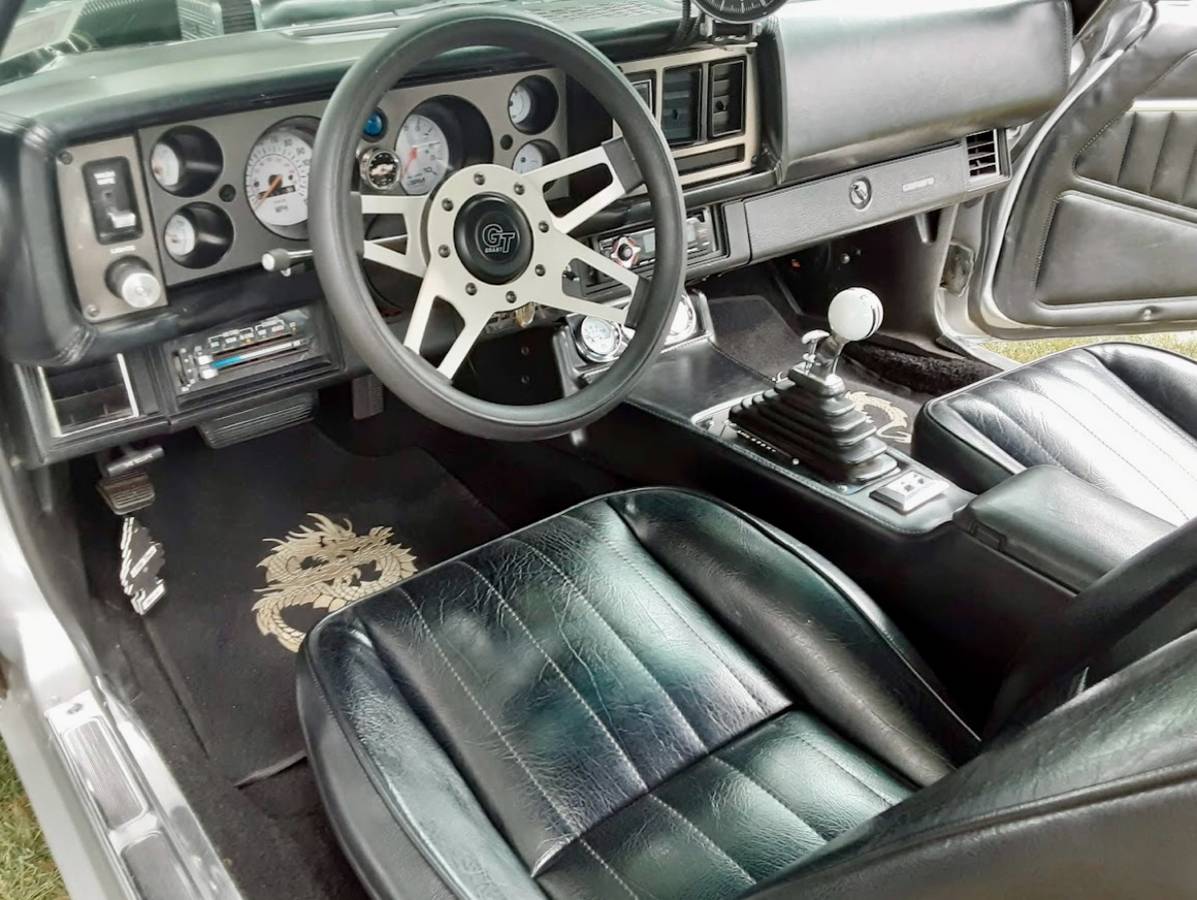 Chevrolet-Camaro-z28-1980-silver-11